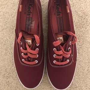 Maroon Women’s Keds Sneakers - Size 8 🌟